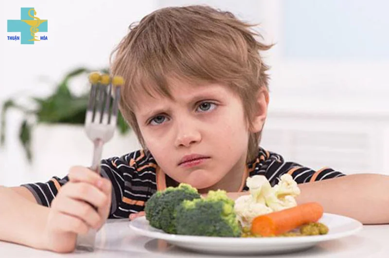 trẻ thấp còi dễ mệt mỏi