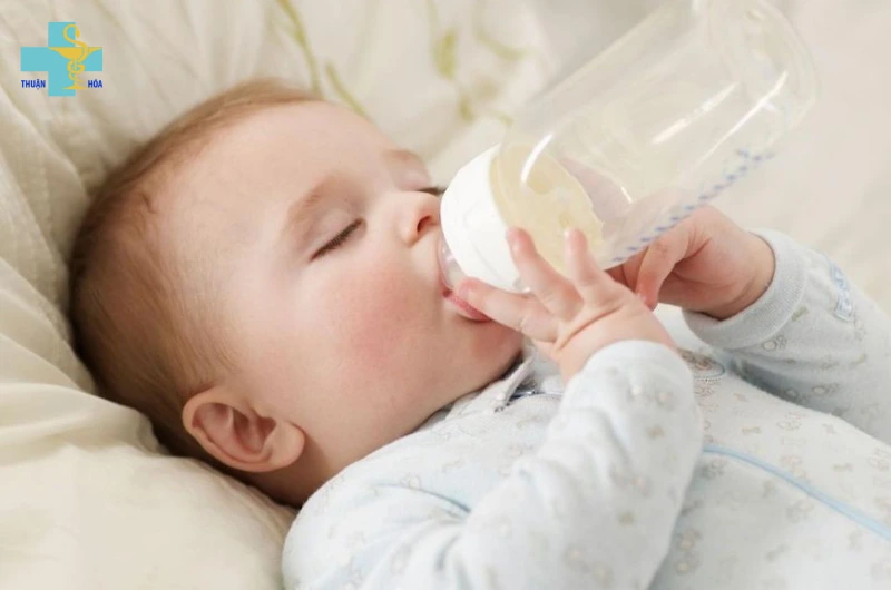chăm sóc bé khi sụt cân nặng